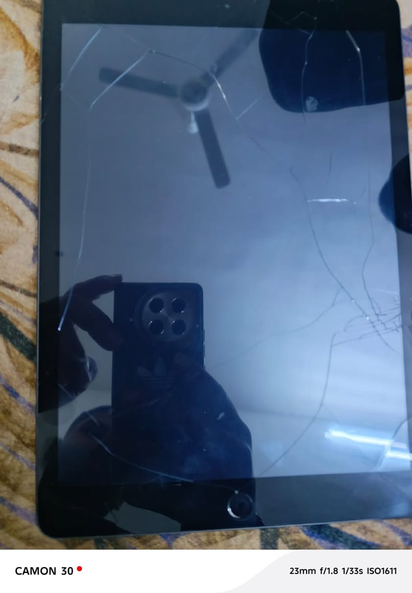 سلام عليكم ايباد ٨ ذاكره ١٢٨ بي فطور بل بلازمه تتبدل ٢٠ ألف             جهاز ثاني ايفون اكس آر ذاكره ١٢٨ فقط الكامره الخلفيه واكفه بطاريه ٧٩ مبدل شاشه مال جهاز ثاني مال تفصيخ مكاني بغداد بيع أو مراوس ***********
