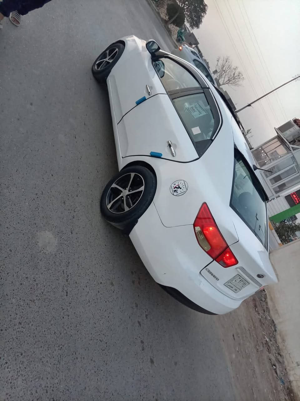 يالله من رخصة الادمن سياره كيا سيراتو خليجي موديل 2013 مكينه ١٦٠٠ دوش رقم بغداد الماني بيه صبغ جاملغات وبنيد وبيه بارد بالقماره واكو فديو موضح للسياره السياره كير ومكينه وحداديه وتخم تاير ويل كب كروم وتبريد وكهربائيات كله جاهزه مناقصه اي شي مكان السياره بابل المحاويل قريت البعلوان مكلف بالنشر فقط الاتصال على هذا الرقم                 ***********
السياره معروضه 77$وبيه مجال بسيط
