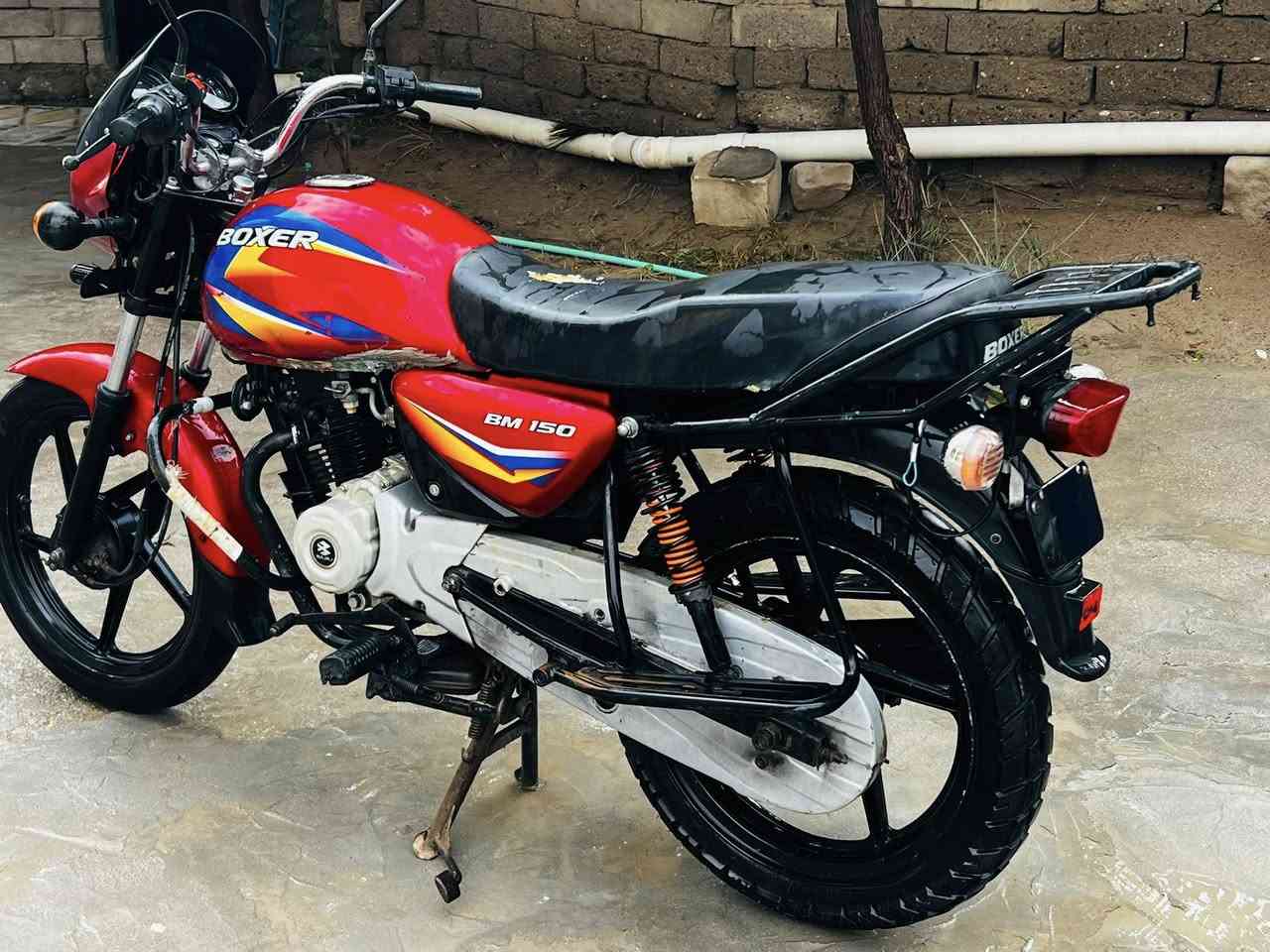 السلام عليكم دراجه هنديه بوكسر 2020 رقم باقي فقط استلام اللوحات الكهربائيات كلها شغاله السعر 1500 وبيها مجال قليل ***********
