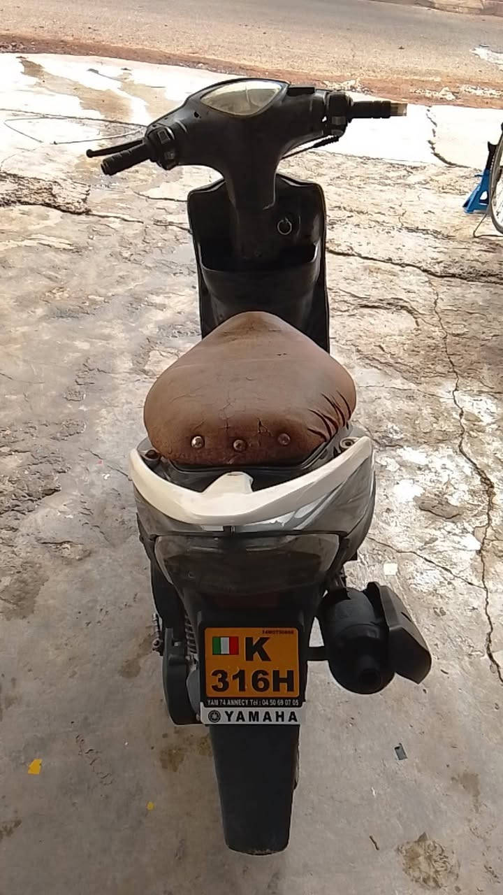 السلام عليكم دراجه ماكس عدله للبيع مكينه خير من الله كامله كله نقص كهربائيه شغالها مكانها ديالا تحرير سعر4000 وبيها مجال رقم الهاتف ***********
