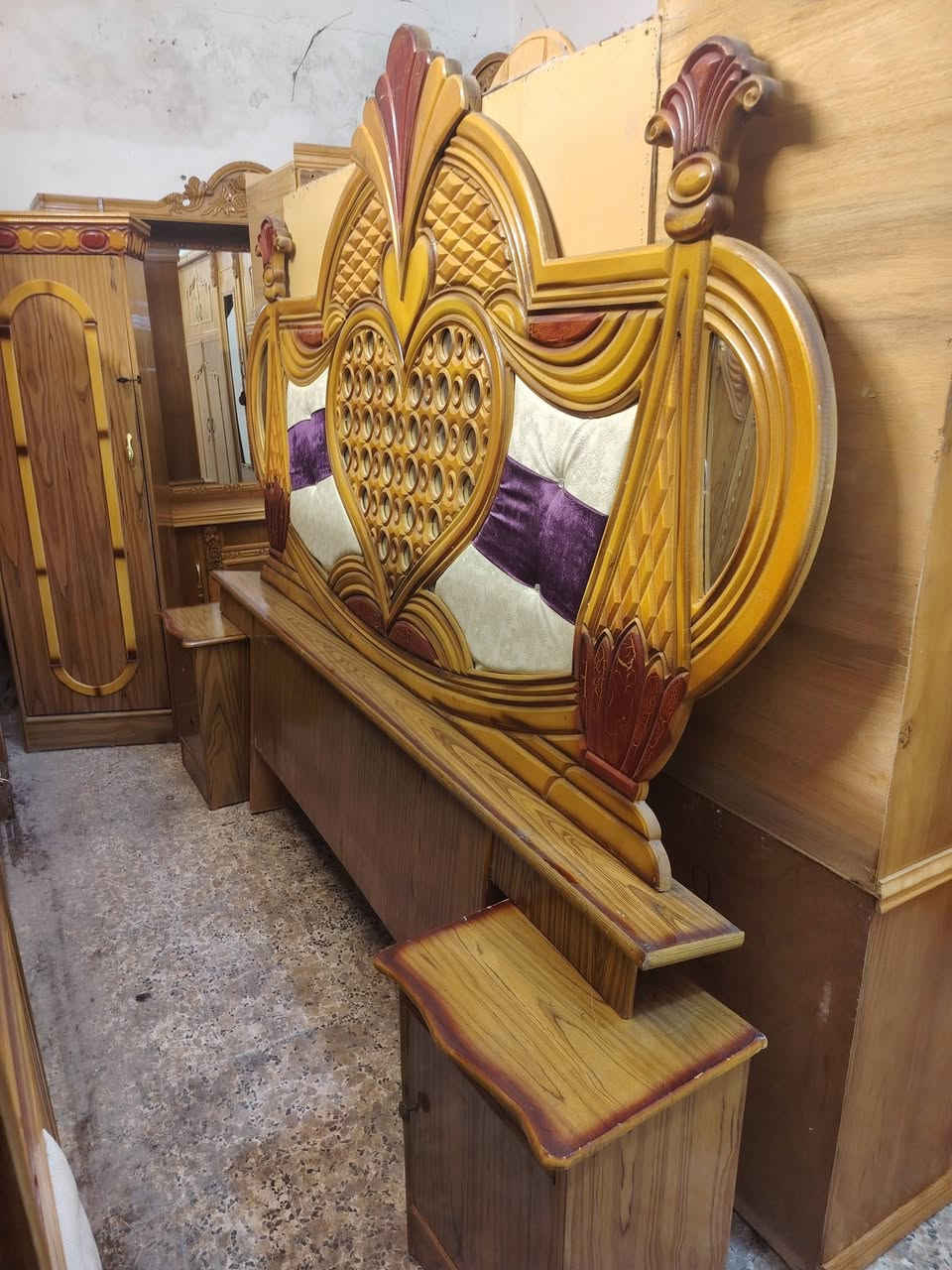 غرفه مستخدمه 6باب نضافه فول سعر 500معرض ابو عقيل ميسان حي رساله شارع ماطور قرب صيدليه حازم ***********((نشتري جميع الغرف))
