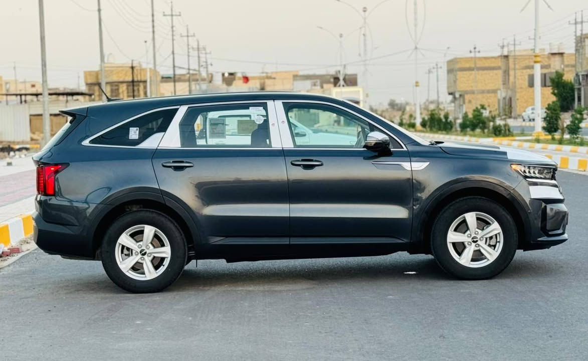 السلام عليكم 
سورنتو موديل 2023 دولي بسمي 
السياره وارد امريكي ضررها بنيد فقط بدون دواخل والباقي كفاله عامه من ضربه والصبق والتبديل
موصفات فول 
4سلندر
7راكب
ماشيه 60الف
مكينه كير تبريد حداده على وضع الشريكه اي نقص مابيها وشرط احلا من صوره
العنوان البصره 
السعر 225
رقم ***********
رقم *********** البصرة, العراق
