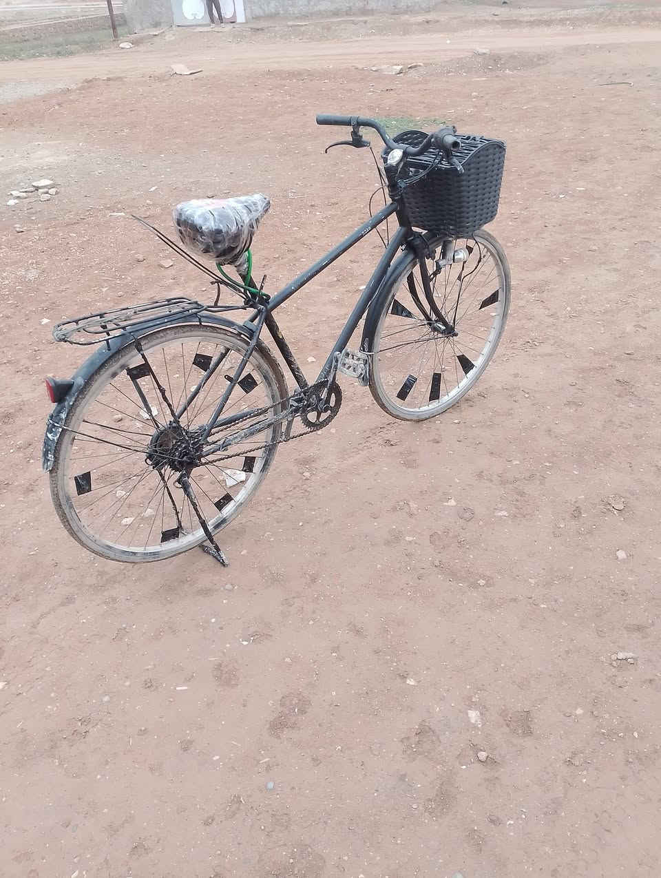 بايسكل للبيع سعر ٥٠بيها مجال ***********
