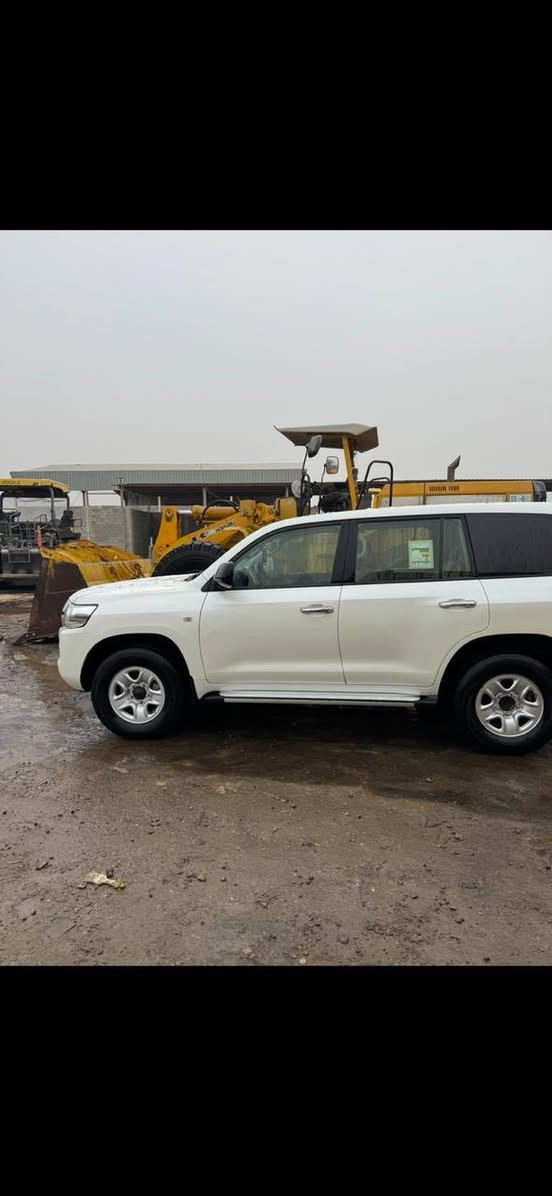 تويوتا لاندكروز 2020  خليجي كاز مكفولة رقم سليمانية أنكليزي تريد تحويل تريد وكاله
ماشيه 91 وضع شركه 
🔴بصمة تشغيل
🔴 شاشة 
🔴 كامرة خلفية
🔴ثلاجة
🔴كشنات جلد 
السعررر 425 ورقة
مكاني بصره 
***********
