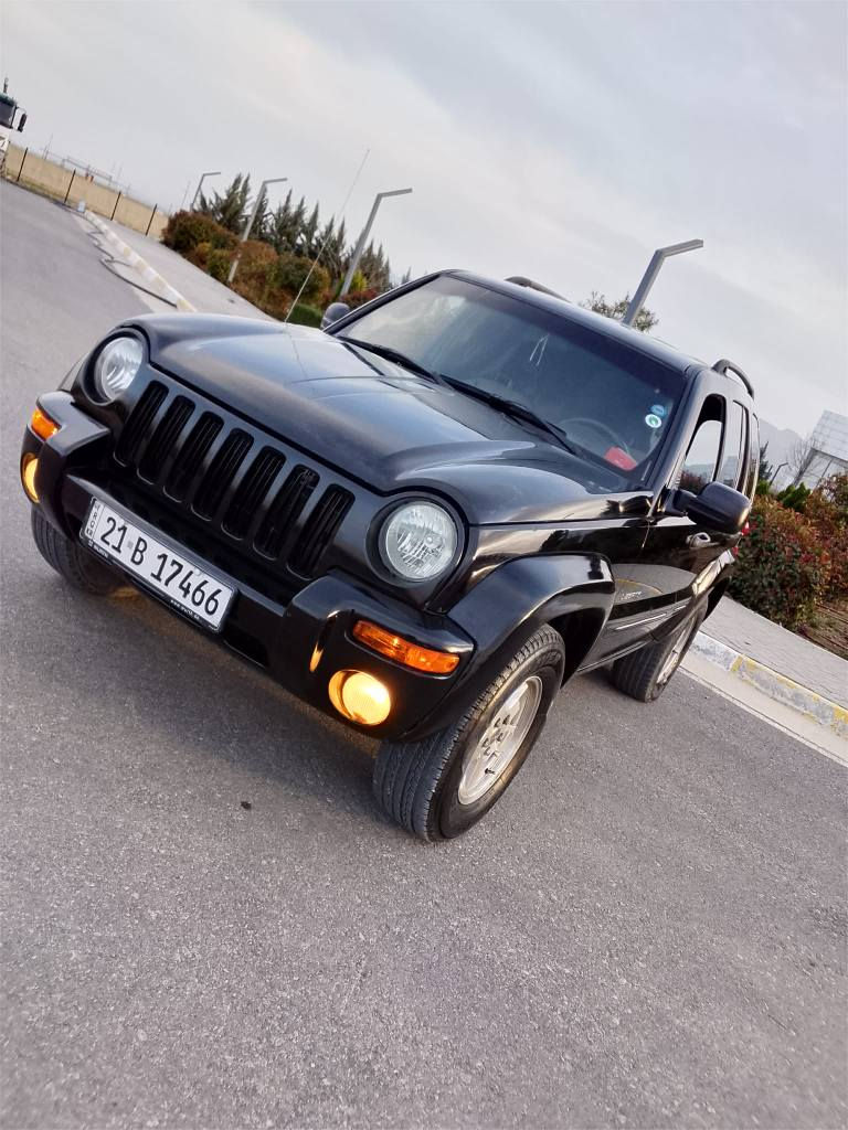 جيب 2004 گيرومه كينه و ده بل اكسل به شه رت ته بريت و كاره باي به شه رت بي ته قه و ره قه بؤياخ يه ك پارچه ي هه يه ده بل اكسل مه زبوت ايش اكات كاره باي مه زبوت سعري 68گه لا و مه جاليكي زؤركه م *********** السليمانية, العراق
