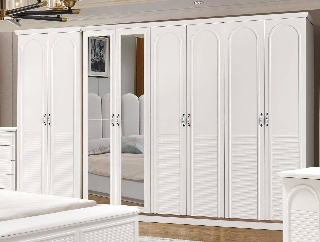 غرفة النوم… مو مجرد غرفة، هذا إحساس فخامة 👇
كنتور 340 سم يعطيك حضور قوي
فول هايدروليك… فتحه ناعمة بدون أي صوت
صبغ حراري ثابت… يبقى سنين بدون ما يتغير
خشب 18 ملم… متانة تعيش وياك
إنارة بالراس العالي + مراية التواليت… تفاصيل تبرز جمالك
شغل راقي بكل معنى الكلمة 

📞 للحجز والطلب:
1️⃣ مراسلة الصفحة
2️⃣ الاتصال بنا على : ***********-*********** 
3️⃣ زيارة معرضنا 
📍 العنوان : مدخل كوت - بغداد 
📍قرب محطة وقود الرواجح
