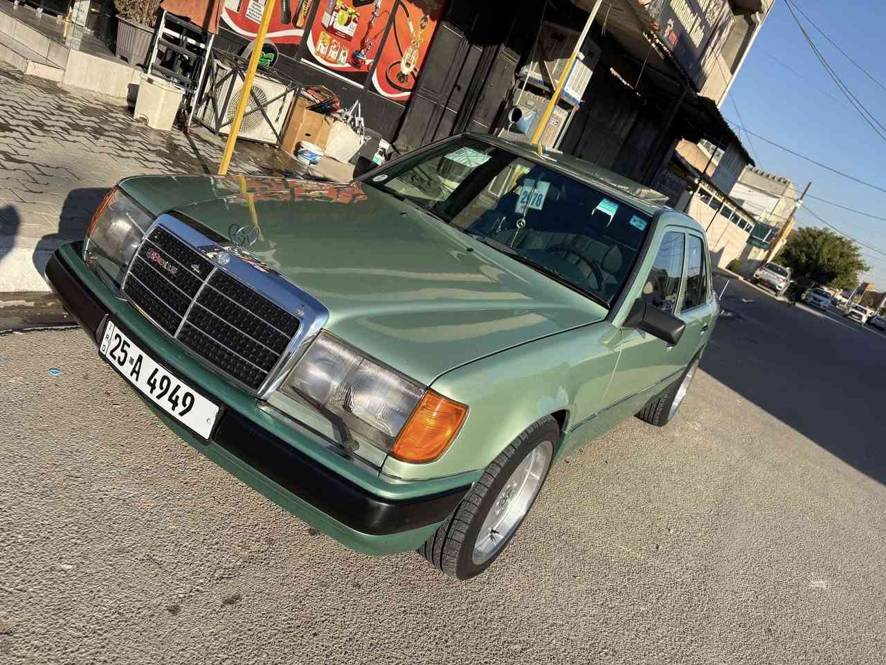 سلام عليكم للبيع مارسيدس دب 1987 محرك عنكبوت بلادي 3000 سيارة كلها على وضع الشركة راشها كلير اثر جلح بدون حادث كلشي بيها شغال تبريد تدفئة كير محرك كلة بشرط رقم مميز سنوية مشروع وطني السعر 85 للاستفسار ***********
