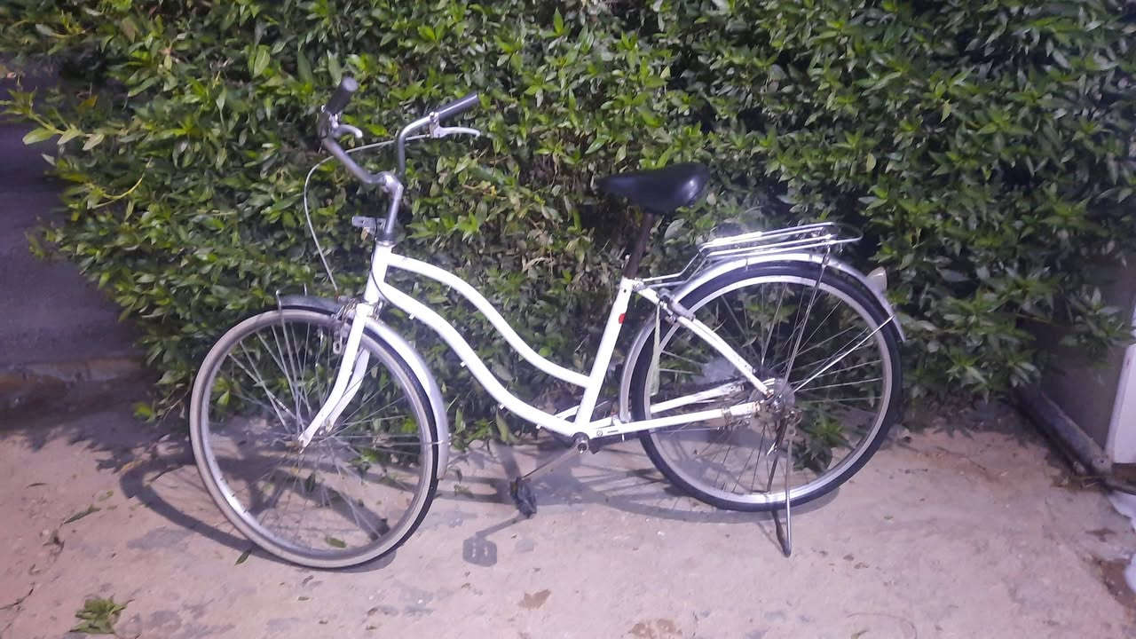 سلام عليكم شباب بايسكل للبيع حجم 26 كفاله عامه السعر 75 وبي مجال اهواي للاستفسار على هاذ الرقم ***********
