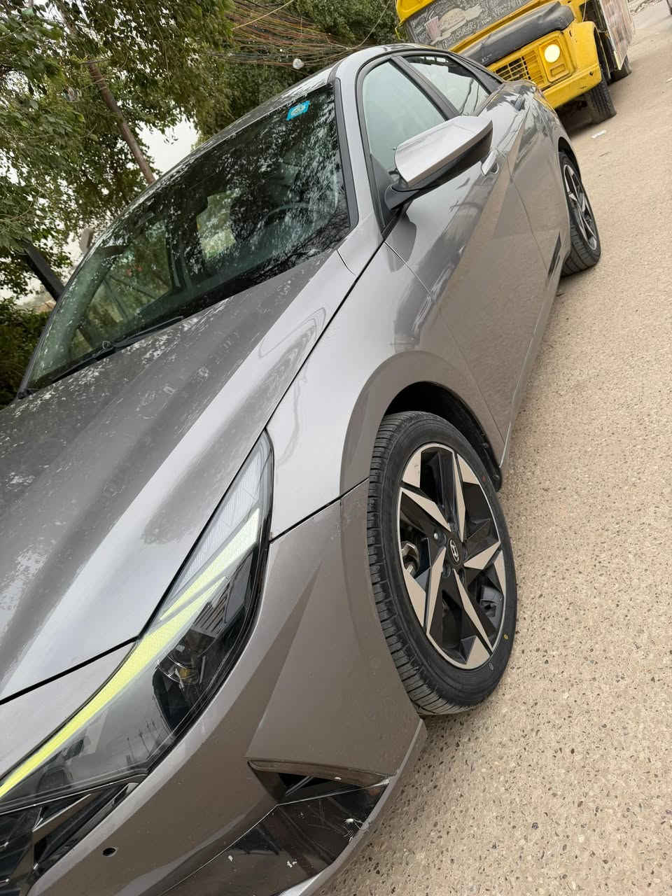 النترا موديل 2023 وارد امريكي
رقم بغداد الجديد
السيارة معوقين باسم بنت تسوي 
وكالة ام الباركود 
باقي سنة وتكدر تحولهه بأسمك
حادثهه موضح بالسونار 
مواصفات السيارة 
 فوووووول ماعدى الفتحة
بصمه 

تشغيل عن بعد 

مكينه 2000 دوش

كير AT المرغوب 

ماشية 48

حساس امامي وحساس خلفي 

ليد امامي وليد خلفي متصل وليد ضباب

شاشه اصليه كار بلي

اشارة ترحيب عند الاقتراب 

صندوق ذكي عند الاقتراب 

ترحيب ابواب لد عند الاقتراب

كامره دواره

تحكم ستيرن جهتين

5 ويل كب 

3 وضعيات قياده مود درايف

كشنات مخمل

تدفئة بالكشنات

السعر 138 ورقه وبيه مجال 
مكان السيارة بغداد الشعب 
رقم صاحب سيارة ***********
رقم الشاصي KMHLS4AG6PU403473
