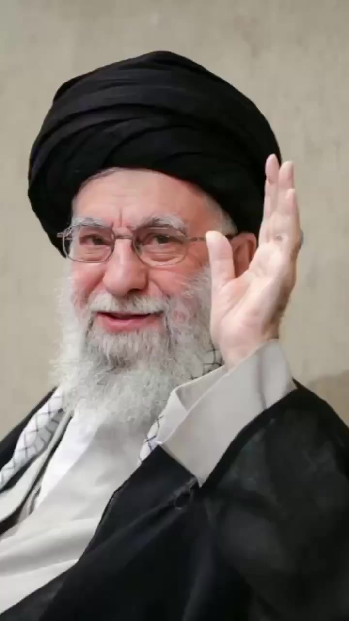 رسم صورة الشهيد المرشد الأعلى علي خامنئي بالخيط والمسامير بفنّ الفيلوغرافيا، بأسلوب بيتروس فيرليس،
بمعدّل عملٍ استغرق عشرين ساعةً غير متواصلة

 بأنامل حسن المحمداوي من ميسان


**إذا كنت صاحب هذا الإعلان وتريد حذفه لأي سبب، رجاءا أرسل رسالة إلى الدعم الفني**