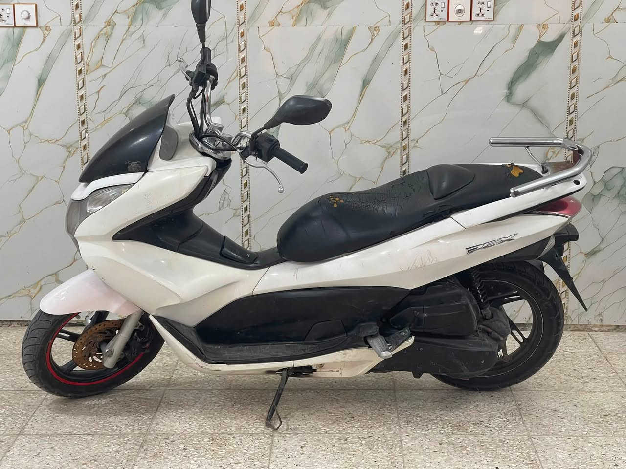 سلام عليكم دراجة بيسي اكس جيل اول دراجة نضيفة عوزها ترتيبات بصيطة وعوزها فيت بم فقط الداجة جاي تحمة سبب ألفيت بم عنواني بغداد الكمالية الستفسار ***********
