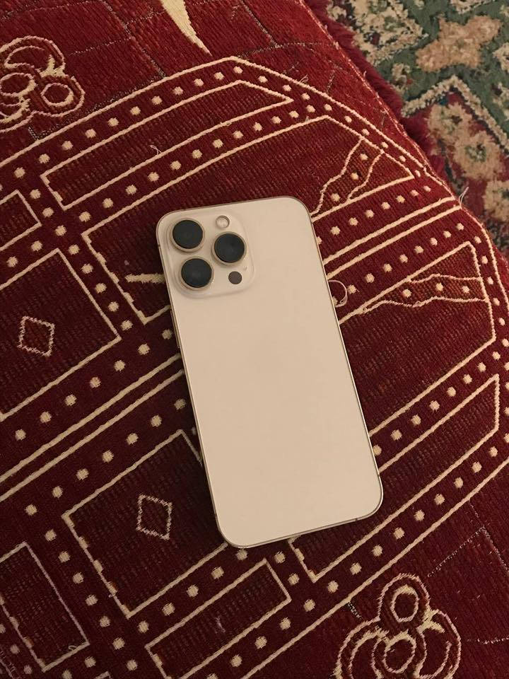 ايفون 13 برو فقط برو سعر 400 وبي مجال  مبدل فقط شاشه  وباقي مكفول على فحص فقط وتساب
***********
