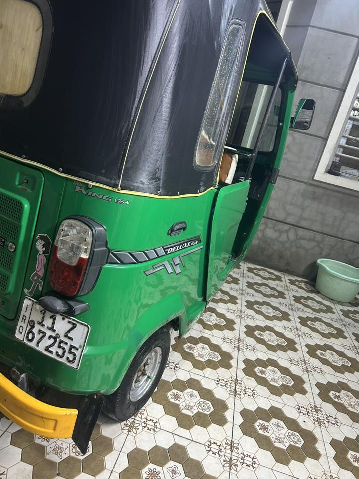 السلام عليكم TVS رقم وسنويه بغداد تحويل مباشر شوكت ميعجبك احول مكفوله من الضربه والصبغ مبدل بيها فقط بستم الباقي كفاله تجي تفحص وتقتنع وتاخذها مدوشمه وجاهزه كبل للشارع السعر 7,250 سبعه وربع وبيها مجال الشراي يتصل 
واتساب ***********
مكاني بغداد المحموديه
