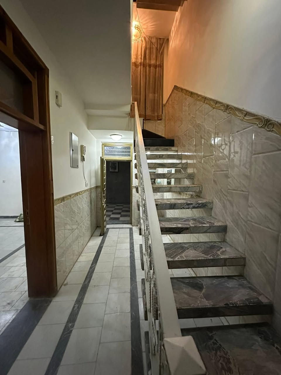 ⁨ 🏠.دار للإيجار حديث موقع مميز قريب من شارع 60  📍 🏠

. ((((🏢🏢🏢🏢 🧿🧿🧿)))) ⭕

الموقع/ شارع 60 حي الامام 📍📍

 
المساحـــة الكليه / 140 

التفاصيل // الطابق الأرضي  صاله مطبخ صحيات هول كراج 

الطابق الثاني / ثلاث غرف نوم مجمع صحيات وهول 
 

السعر :  ***********  محمد الجنابي المدهش للعقارات

 
 
  شوارع نظاميه  تتوافر كافة الخدمات ماء كهرباء تبليط 

للمزيـــــد من الاستفســــــار مراسلــة الصفحــة او زيارة #شركة المدهش للعقارات والمقاولات 📍📍 
الكائن في الحلــــة - شــــــــارع بغداد قرب مدينة العاب المدهش فرع مطعم ابو صفاء الاول فرع الجسر المشاة  او الاتصــــــال علــــى

 ☎️***********_*********** ☎️
 متوفــــــر واتساب
💢لمــــــن يــــــرغب فــــــي عــــــرض عقاره طابــــــو صــــــرف او زراعــــــي او تجــــــاري يرجــــــى مراســــــلتنا 💢
#شركة _المدهش للعقارات والمقاولات⁩
