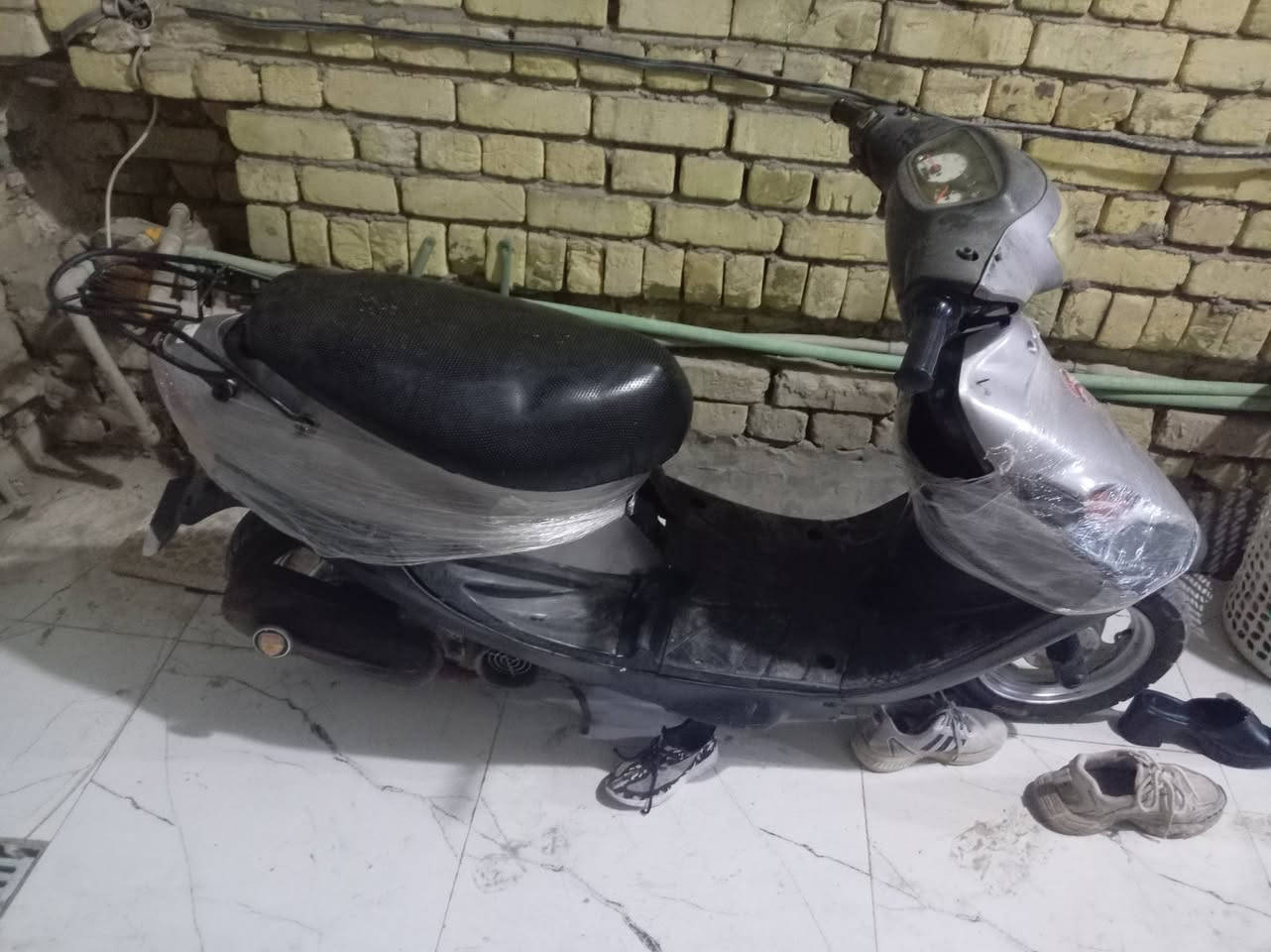 سلام عليكم شباب هاي دراجه يوماه لبيع نضيفه مكينه ناعمه شلعه معدل حلو كهربيات شغاله بس عوزه كلوبات وسلف دراجه كامله نضيفه مكان حي الغدير مقابل فلكه مال صحفين سعره 250بيه مجال بختمته شراي هاذه رقمي ***********
