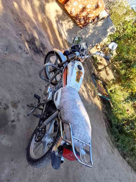 سلام عليكم موطور يراني للبيع   خمسه كير   بيه بدايت صرف سعر 200ومراوس هم يرهم  ***********
