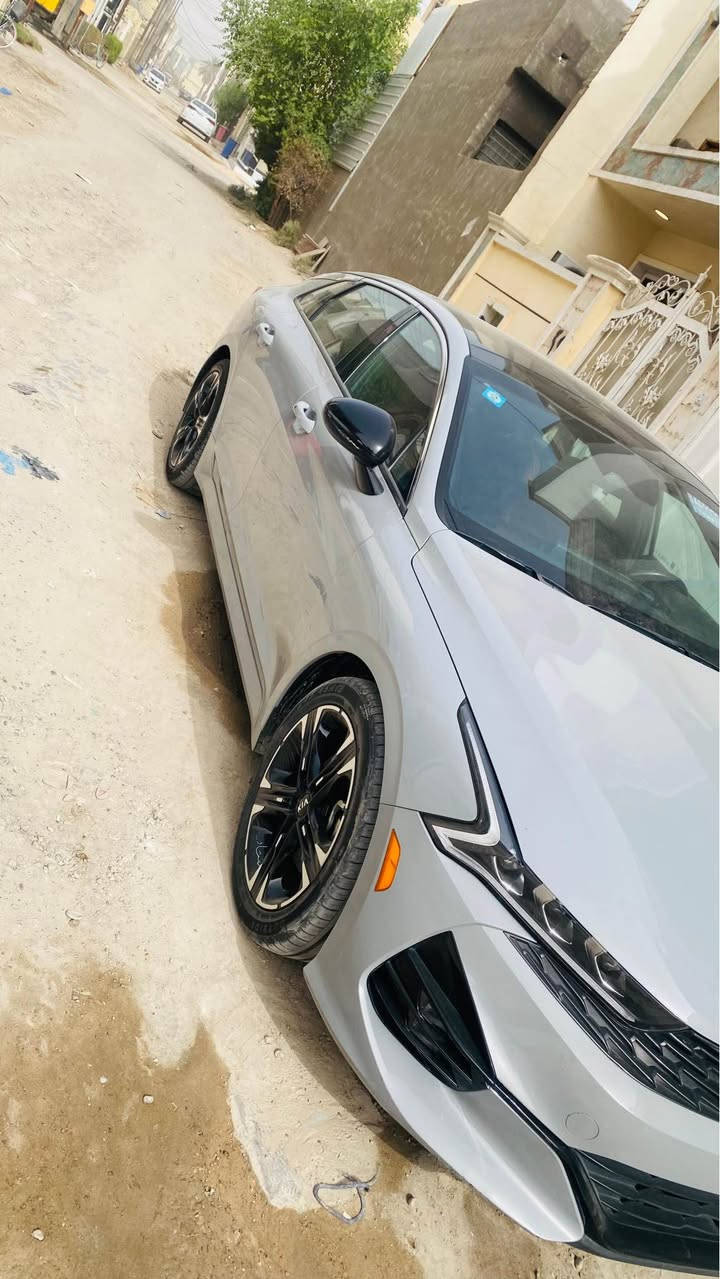 كي فايف موديل 2024 ماشيه 23 ألف ميل فول الفول موصفات (جيتي لاين) مكينه 1600تيربو جيدي أي 
داخل احمر خارج إسمنتي الضرر موضح بلسونار 
(ضرر امريكا) *********** دوره بعيثه المكان 175 السعر بغداد, العراق
