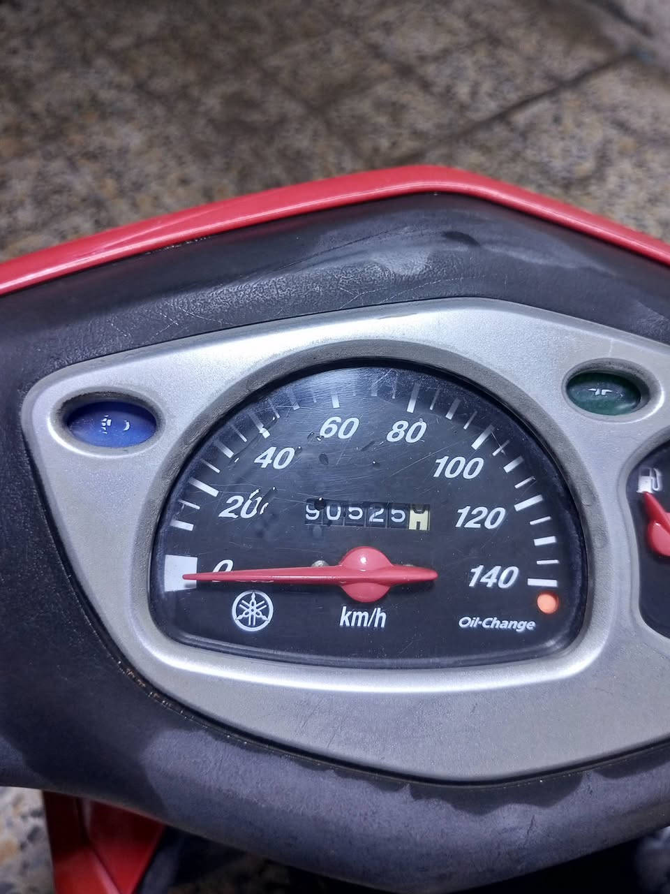 سلام عليكم من رخصه الادمن دراجه للبيع بلاديه مكينه مفتوحه مره وحده كهربائيات شغاله  كلهة كفرات كله مختمه من الطول للطول سكنس نثيه دراجه حلوه السعر 500وبيها مجال العنوان المنصور القادسيه ***********لل استفسار تواصل عل رقم الكفر الخلفي الايمن جانت بصف نار عاليه وشويه ماع شي قليل
