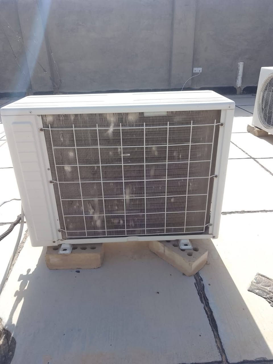 السلام عليكم
سلبت LG ٢ طن شغال وعلى الفحص مشدود سعره 250 وبي مجال للستفسار ***********
