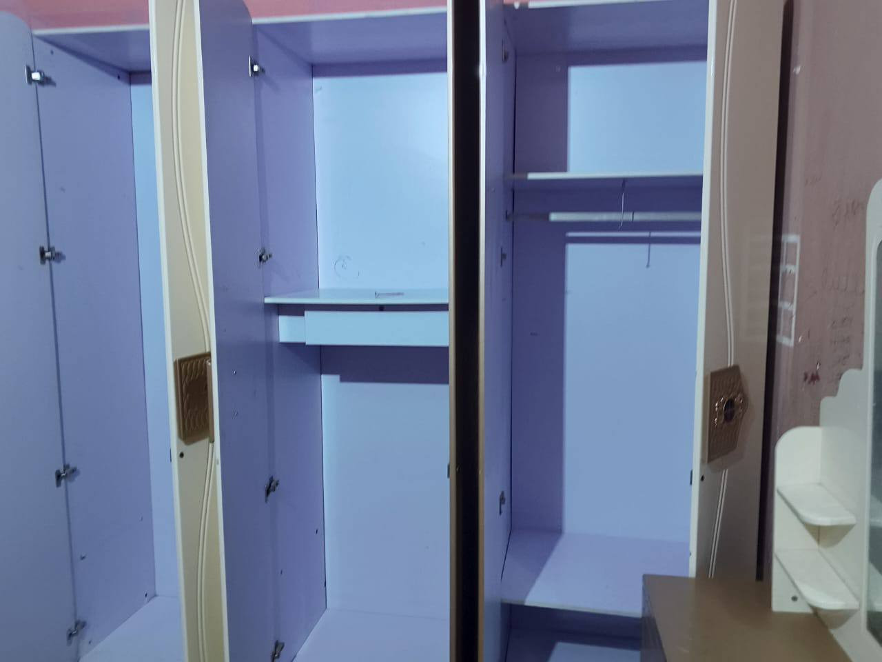 للبيع غرفة سعر 250 البصرة حي الحسين رقم الهاتف ***********
