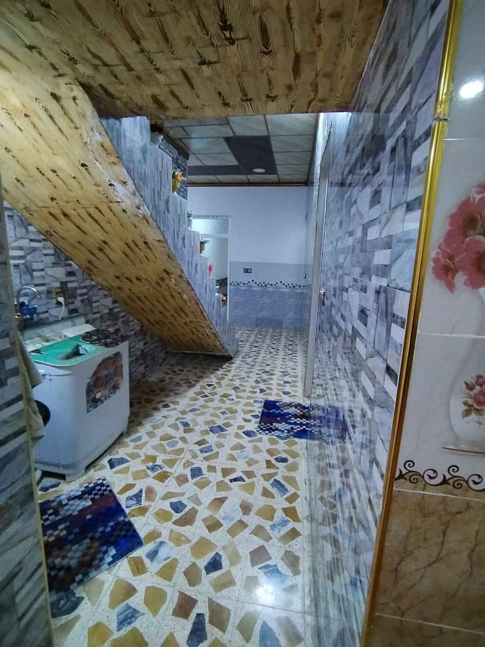 دار للبيع 200 متر قرار 20 داخل بل تمليك بلدية معاملتو 
حي السماح الثانية قرب مدرسة الأمام الزهري أو الملعب 
يتكون من غرفتين نوم وهول وستقبال ومطبخ وصحيات وبيتونة
بناء حديث الاستفسار انتصل عل أرقام 
***********
***********
موقع المكتب حي عدن شارع التنانير قريب عل صيدلية اليمامة مكتب قصر الريان
