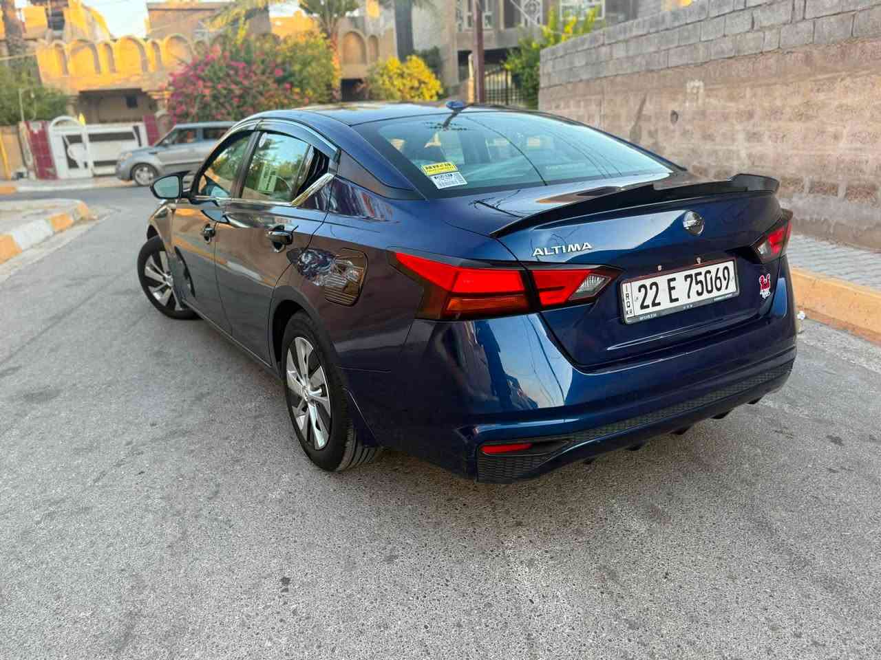 🚗 للبيع نيسان ألتيما🚗.  2020 .  S
وارد أمريكي / رقم اربيل  بأسمي شرط التحويل رقم الدولي الجديد هزه وفحص  كله جديد
محرك مكفول 🔧 / كير مكفول
تخم تايرات جديد مبدل
باتري جديد
صدر ع الوكاله كامل 
 السياره بدون حادث فقط بنيد كلير  بدون ارباك بدون دواخل كله شرط 
واضح بل  سونار  صفاح موس مكفوله كفاله عامه ماشيه 71 mi    (باقي السيارة وكالة)
مواصفات السيارة  
بصمه بصمه ابواب 
تشغيل عن بعد 
كشن كهرباء 
تغليف كامل 
محرك 2.5 لتر / 4 سلندر اقتصادي وقوي تنفس طبيعي 
شاشة لمس وسطية 8 إنج مع بلوتوث و USB وكار بلي  
سستم كامل سبورت رياضي 
كاميرا رجوع خلفية 
نظام سبورت
لايت زنون +لد نهاري 
ستيرن رياضي D + كاربون فايبر  
مثبت سرعه  
رادار امامي وخلفي وجانبي 
توقف ذاتي وخروج ع المسار 
نظام أمان حديث (ABS / Airbags)
تصميم أنيق ورياضي بلون جويتي      
سيارة كاملة مكملة تجي تفحص وتشوف بعينك كعدتها حلوه وسيارة ما تصرف عليها كلشي سعر 128
مكان السياره ديالى بعقوبه   
***********
