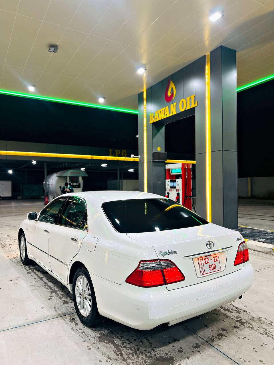 بەناوی خوای گەورە🤍.
بۆ فرۆشتن شاھینە ڕۆیاڵ 2008.
بـڕاوە بــڕاوە.
ساج مەلەكی.
180 گەورە بە بجوك.
سەیارەكە تازە داخلە كامل كامل مەسروف كڕاوە . 
تەنھا غازی تەبریدی ماوە .
بێ چاڵ و شوخت و قوپاوی.
ناوی لە دەری جوانترە .
لۆك لۆكە سەیارەكە لە ساغێ جوانترە ..
رۆنی گیر و مەكینەی گۆڕاوە 
دیسك و پاتری تازەیە ..
نرخی 56 گەلاو مەجالێكی زۆر كەمە 
لە كەلارم موشتەری نیت سەرم مەیەشێنە .
***********
