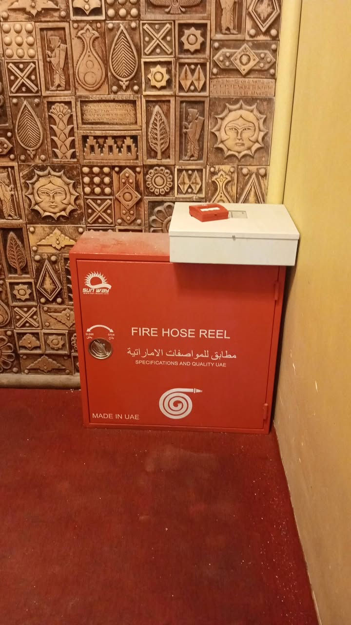 سلام عليكم غراض مطعم للبيع كول نضيف وشغال
***********
