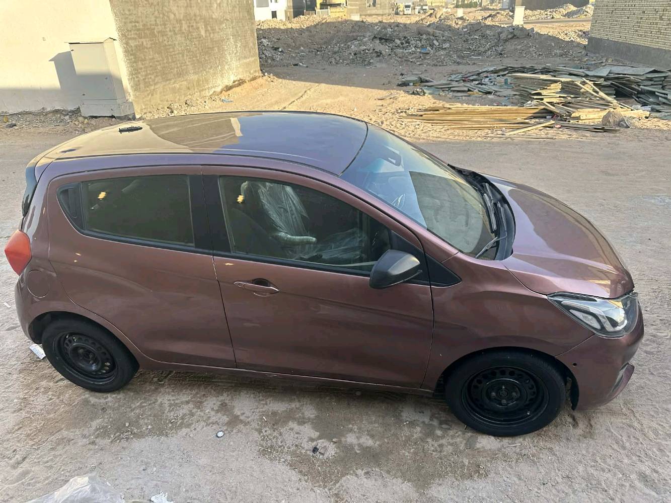 🚗 للبيع أو المراوس 🔥
شفروليه سبارك موديل 2019
✅ حادث جاملغ وبونيد. ✅ السيارة جاهزة بالكامل ولا تحتاج أي مصروف. ✅ محرك وكير جديدان. ✅ حدادة وتبريد بحالة ممتازة. ✅ دواخل جديدة. ✅ السيارة نظيفة جدًا واستخدامها ممتاز. ✅ مصبوغة بالكامل بسبب الشخوط فقط.
📋 الوضع القانوني:
بدون رقم حاليًا.
الكمرك مدفوع وجميع الإجراءات مكتملة.
المتبقي فقط دفع 16 ورقة لاستلام الرقم.
📍 مكان السيارة: البصرة.
👤 صاحب السيارة: من كربلاء.
💰 السعر:  58 قابل للتفاوض.
📞 للبيع أو المراوس، وللاستفسار يرجى التواصل على الخاص.