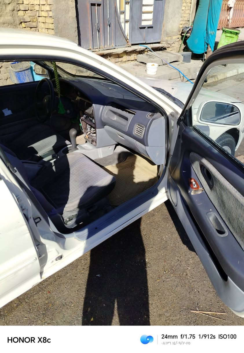 السلام عليكم بروتون ويرا 2003
مابيها حادث  حداديه جديده
كير جديد. ومحرك  بي خيط بخار 
تخم تاير  كهربائيات كلها شغاله 
 السياره مزاد حكومي  واني. اشتريتها. معاملتها كامله  وكمرك دفعت وباقي ع لوحات فقط   مكاني ديوانيه  السعر 33 وبيها مجال
***********
