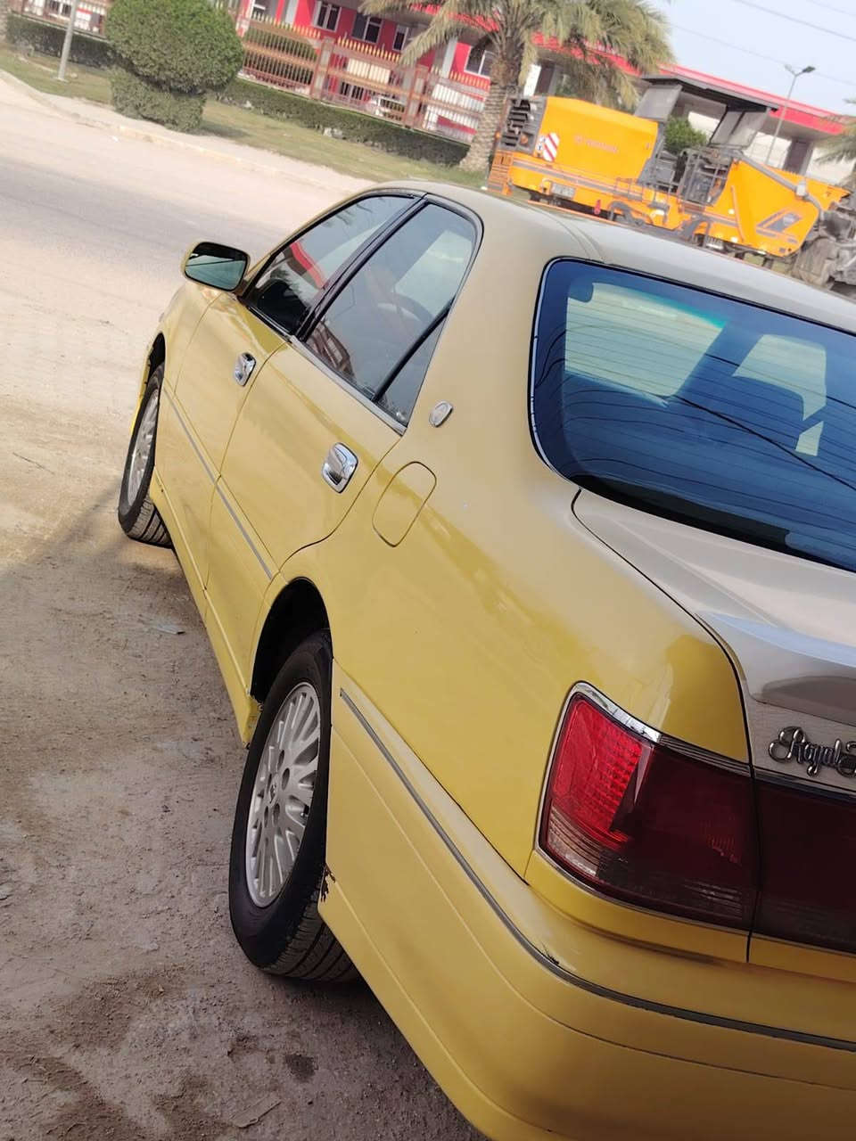 تيوتا كراون ملكه للبيع
موديل 2002 
شاصي 71 
مكينه VVT i 2500 
مواصفات 
دكمتين 
كشنات كهربائيه 
برده خلفيه 
تخم تاير حداديه كله جديد 
مكينه كير كفاله 
كص قماره فقط باقي كفاله 
رقم صلاح الدين تسجيل قديم سنويه عضم وملصق 
مصفره هيئه وغرامات 
خطها بغداد نجف 
سياره جديده تجي وتشوف بعينك 
مكلف بنشر 
*********** واتساب او مكالمه 
مكانهه كوفه نجف
