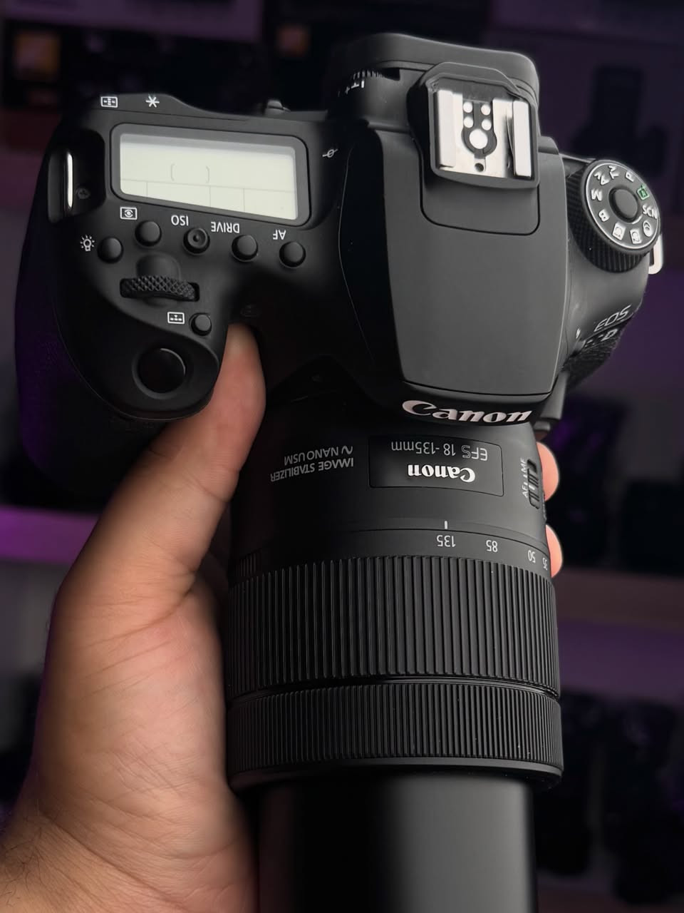 مو كل كامره تكدر تطيك هيبة… بس الـ Canon EOS 90D غير مستوى بالكامل 🔥
إذا تريد تصوير احترافي + فيديو 4K + سرعة خارقة بالأداء… فهاي الكامره معمولة إلك 😮‍💨📸

✅ دقة جبارة 32.5MP
✅ تصوير 4K سينمائي
✅ فوكس سريع وثابت
✅ تصوير متواصل 10 صور بالثانية
✅ شاشة متحركة لمس
✅ واي فاي وبلوتوث للنقل السريع
✅ مناسبة للتصوير الاحترافي والفيديو والريلز واليوتيوب 🔥  

🎁 الملحقات كلها وياها هدايا:
🎒 جنطه مقسمه
💾 رام هديه
🎗️ حزام هديه
🔋 بطاريتها الأصلية
🔌 شاحنتها
📷 ويا العدسه مالتهـا جاهزه للشغل فوراً

هاي مو كامره… هاي نقله بمستواك بالمحتوى والتصوير 😎
إذا تعرف قيمة اللقطة الصح… فـ الـ90D راح تخليك تبدع من أول كلك 📸🔥

#كانون_90D #Canon90D #كامرات_احترافية #تصوير #كامره_كانون مصور


**إذا كنت صاحب هذا الإعلان وتريد حذفه لأي سبب، رجاءا أرسل رسالة إلى الدعم الفني**
