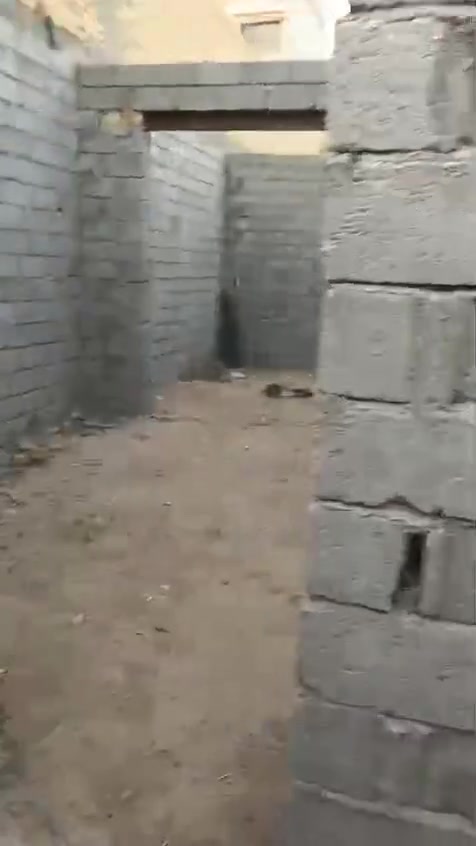 السلام عليكم ورحمه الله وبركاته
الدار البيع النجف الاشرف حي ميسان البيت زراعي المساحه 100 متر البيت قريب عل شارع العام السعر 38 وبي مجال أو مراوس بيت 75 متر او 80 متر بس كون نفس المنطقه 
رحمله والديكم اني مكلف بل نشر هاذا رقم صاحب البيت  ***********
