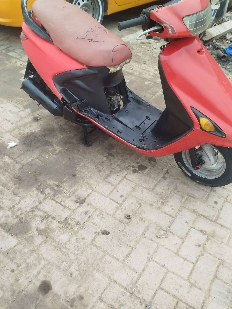 السلام عليكم دراجه للبيع فراشه دراجه نظيفه السعر 300 وبيها مجال مكان الديوانيه قضاء الشاميه ***********
