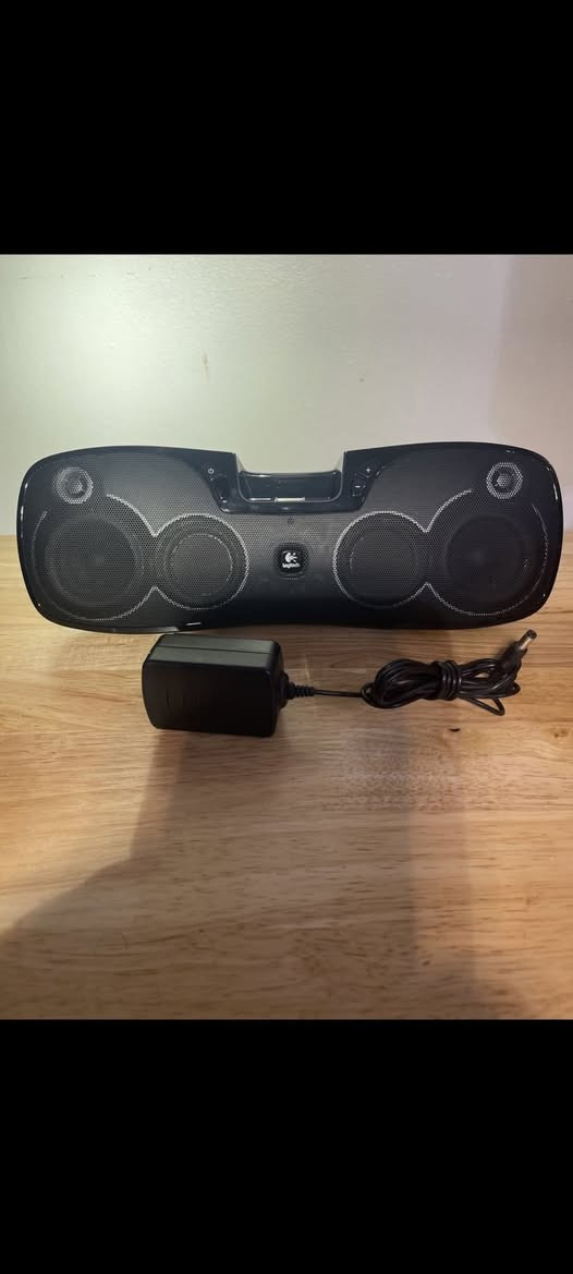 سلام عليكم اسبيكر ماركة لوجتك شحن UAX وياة شاحنة  صوتة كلش عالي او نقي  ٥٠ قفل  متوفر توصيل


**إذا كنت صاحب هذا الإعلان وتريد حذفه لأي سبب، رجاءا أرسل رسالة إلى الدعم الفني**