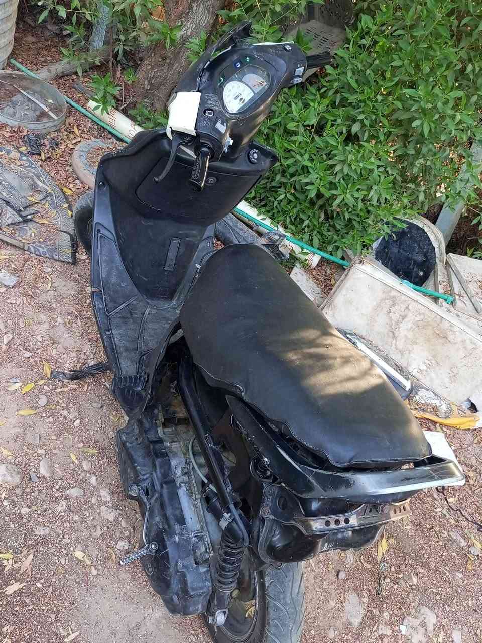 سلام عليكم فراشه  مستعجل عله بيعتها ماعايزه بس كابريته وعقل مكينه مفتوحه  شاصيها نضيف كهربايات شغاله مكفوله من سرقه السعر 200 وبيها نجال حك جيه رقمي ***********
