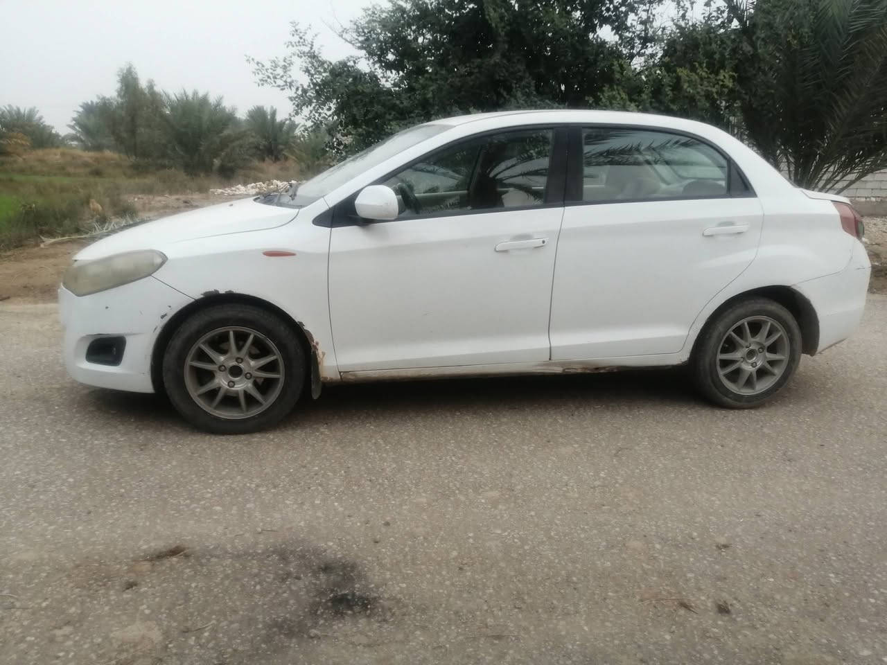 شيري فلاوين 2013 للبيع 
محرك لا تبخير ولا تنقيص و كَير بحالة جيده
تخم تاير جديد باتري جديد منضومة تبريد جديد حدادية صار شهرين من مشتغلها
سياره عليها ادامة كامله
السعر 35 وبيها مجال
للاستفسار الاتصال على الرقم ***********
مكانها الديوانية قضاء الدغاره
