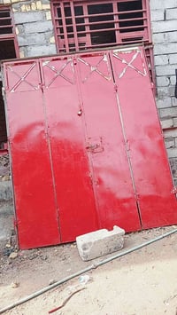 باب حديد ثقيل • سعر مناسب • القرنة