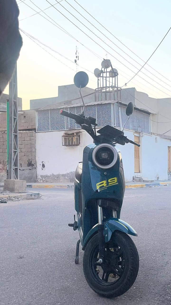 🚲🔥 دراجة شحن R9 للبيع –
السلام عليكم ورحمة الله وبركاته
🔹 النوع: دراجة شحن R9
🔹 الحالة: نظيفة جداً / استعمال خفيف
🔹 البطارية: قوية وتدوم لفترة طويلة (شحن سريع)
🔹 السرعة: مستقرة وأداء عالي داخل المدينة
🔹 الشاحن: أصلي ومتوفر
🔹 الإطارات: بحالة ممتازة
🔹 الهيكل: متين وخالي من العيوب
🔹 الإنارة: شغالة أمامي وخلفي
🔹 الاستخدام: مناسبة للتوصيل، العمل اليومي،
💰 السعر: 425 ألف 
📍 الموقع: البصرة – الزبير
📞 للاستفسار: ***********
📌 ملاحظة: مو شراي لايتعبني
@إشارة
