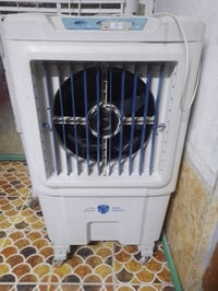مبردة حجم وسط شرط شغل 70بيهة مجال اقليل07803026122