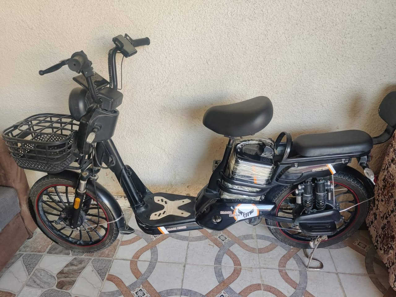 السلام عليكم ورحمة الله وبركاته دراجه شحن موديل 25 للبيع السعر قفل 250 الف *********** رقمي للتفاصيل اكثر
