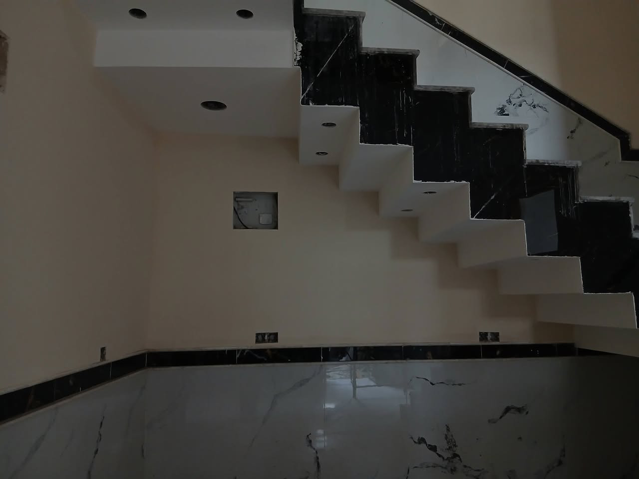 ابو مهدي صباغ الاستفسار ***********
