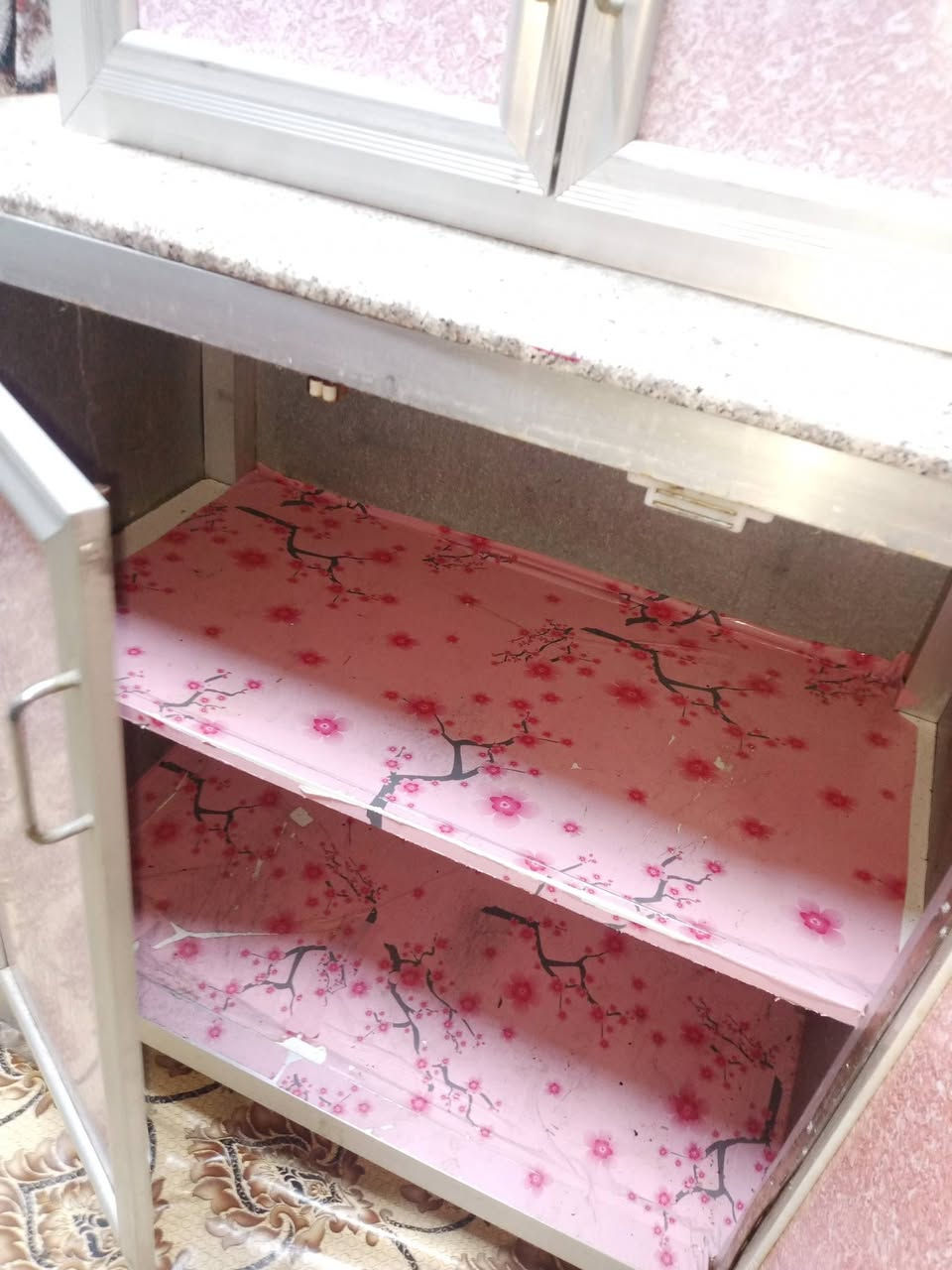 للبيع كاونتر
مترين ونص 
سعر 150

***********
