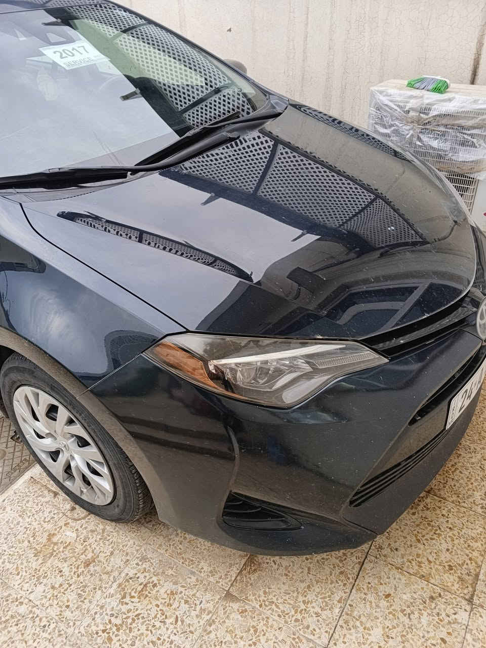 السلام عليكم كورلا للبيع موديل 2017 وارد امريكي محرك مامفتوح 18 حجمه كير تبريد طخم تاير شرط تحويل رقم دهوك دولي ضرر نص جاملغ امامي السيارة جاهزة وحلوه حيل السعر 130 وبيها مجال للشراي رقم الهاتف***********العنوان موصل
