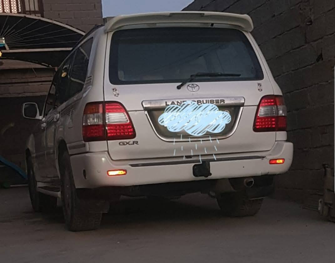 السلام عليكم / للاندكروز  كويتي
بسم الله 
الاندكروز مونيكا بلاديه 2006
 مواصفات فول /
/مكينه 6 سلندر  /
 اوتماتيك /منظومة غاز الامانيه وو.بانزين دبل تانكي / دبل  فيت بم. مصبوغه حزام 
  تحب نفحص 
رقم 📱 اربيل دولي 
  هزه و سنويه السياره جديده  بسمي 
/ فتحه / فورويل / دفلوك / / 7 راكب / تبريد/ 3 قطع  ثلج/ حساسات/
 / صاج بلادي؛ / ويل كروم/ ثلاجه /   تحكم مري  جانبيه   زنون    صدر  امامي  خلفي  حداديه جديده  تيرات  جديد  نوزلات  بلكات  قوايش  فلاتر    فيت  بم   كله  جديد  ريمونت  تقفيل السياره ارضيه  مغلفه جلد 
مكان سياره بغداد الشعب 
‏كامله انشالله. 
سعر 165 وبيه مجال جداا قليل
للمعلومات ‏‪***********‬‏
