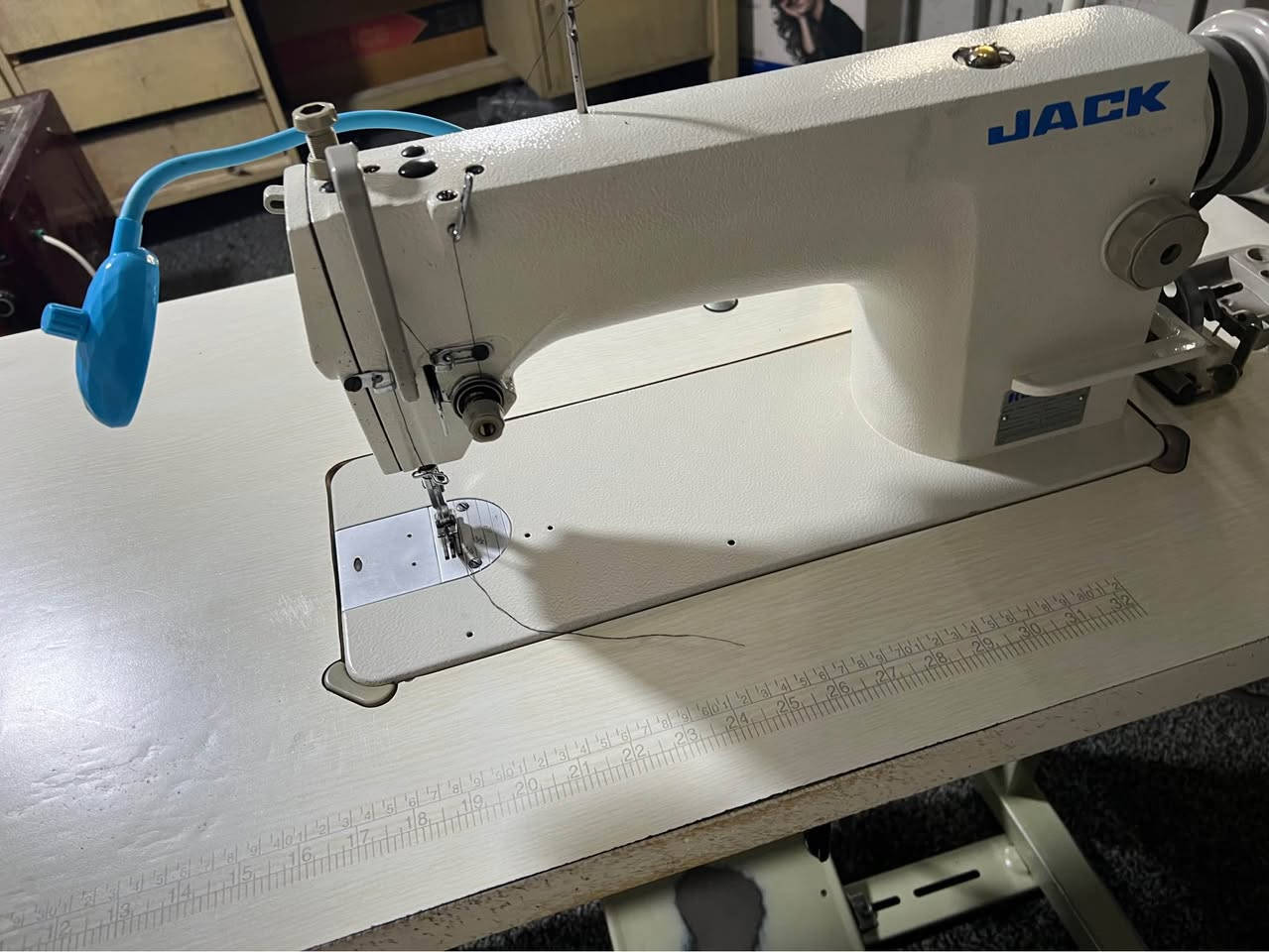 مه كينه ى جاك يه كه م وه جبه يه زور باكه كيشه ى نيه لوك لوكه ماطورى بى ده نگه  واته كاره باى كه م ده وى خاوو سه ريعى هه يه و هه موو قوماشيك ده دوريت Singapore


**إذا كنت صاحب هذا الإعلان وتريد حذفه لأي سبب، رجاءا أرسل رسالة إلى الدعم الفني**