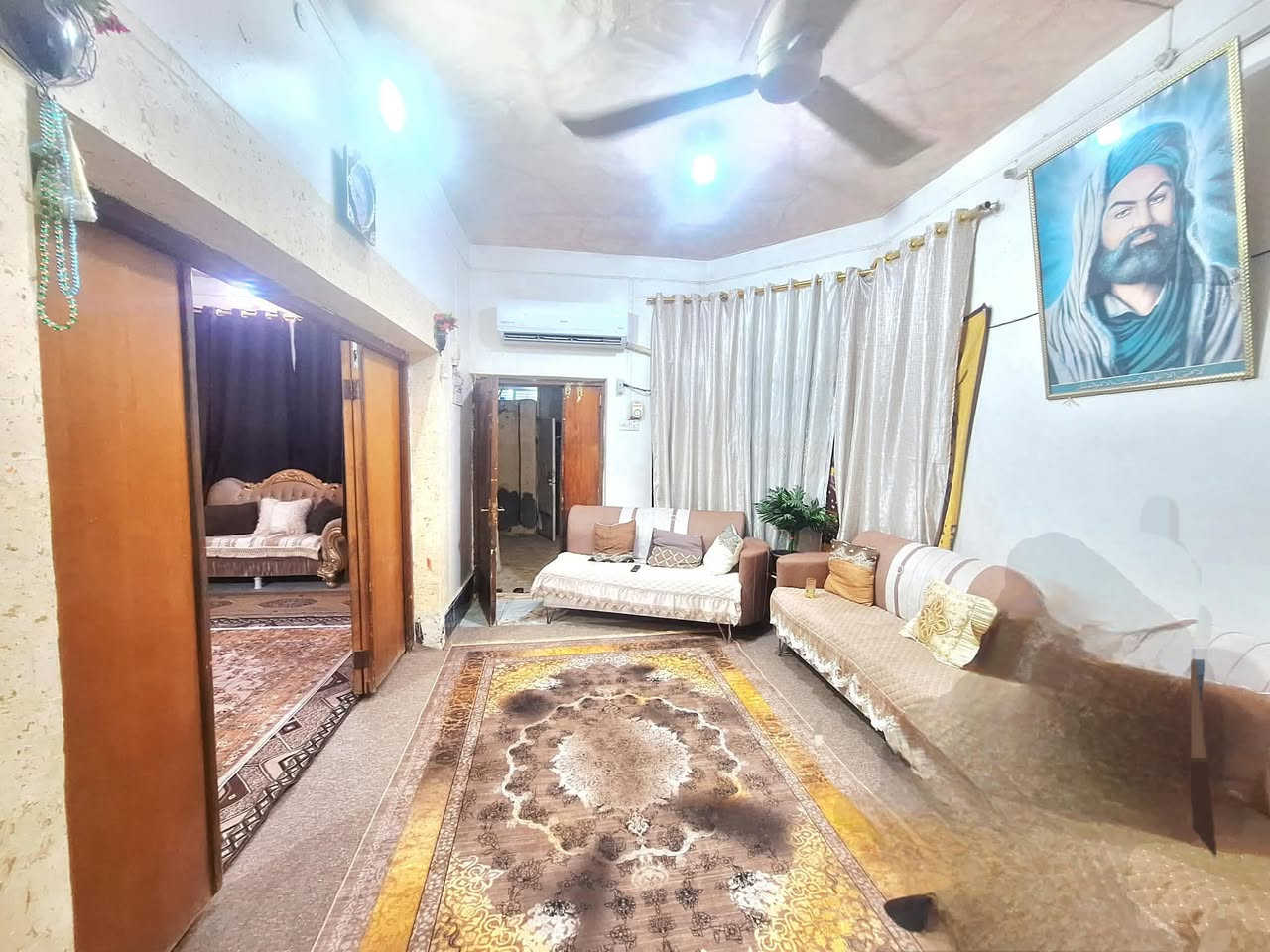 بيت طابو صرف اسماعيليه الاولى ١٦٠متر طابقين
بسعر  ١٨٠
شارع جامع سيد جعفر كافة الخدمات تبليط ومجاري
ومنطقه قريبه بسوك ومرغوبه 
البيت عالي جدا ونظيف 
يحتوي ثلاث غرف وصاله واستقبال ومطبخ وهول وصحيات داخليه خارجيه مع ترك خلفي كبير
للإستفسار الاتصال ***********
أو مراجعه مكتب الاصدقاء للعقار 
العنوان تقاطع الوائلي مقابل ريحانه سنتر
