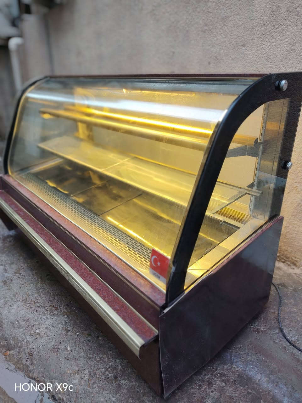 براد كيك البيع تبريد راقي جدا مكان بغداد ***********
