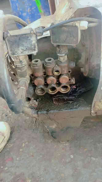 سلام عليكم 
عندي هاي الضاغطه للبيع شغاله وكامله عوزه بس چبنه 
سعره ب350الف وبيه مجال مكاني دوانيه قضاء الشاميه 
***********
