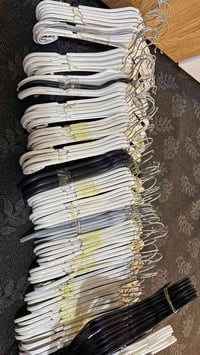 تعاليك ملابس • ١٨٠ • نظيفة ١٠٠٪